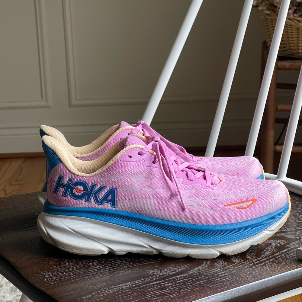 Hoka Clifton 9 - size 9.5